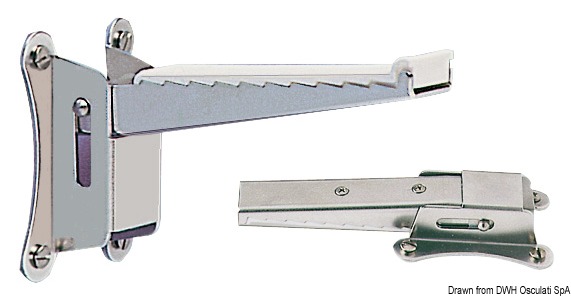 Foldable mast step